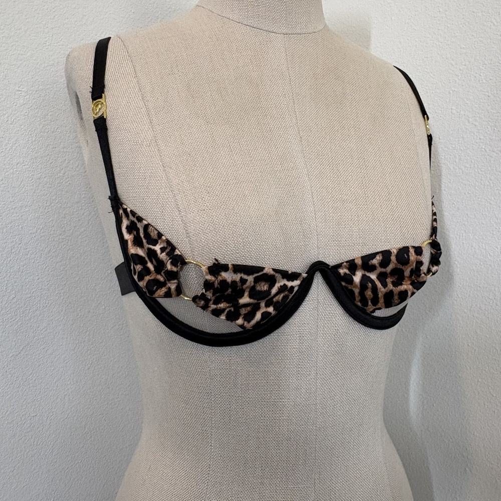 Fredericks of Hollywood Bra Size Small Leopard Peek a Boo Coquette Intimate Wire